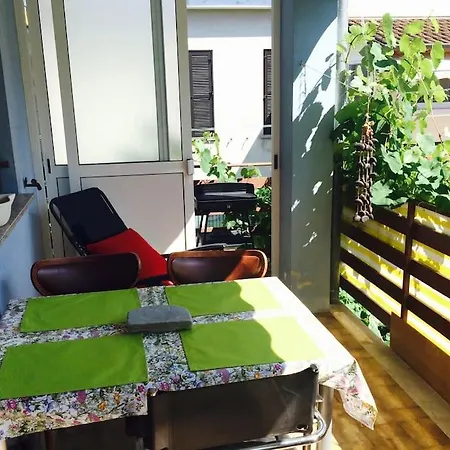 Art Isola, 300m To Beach, Balcony Apartment